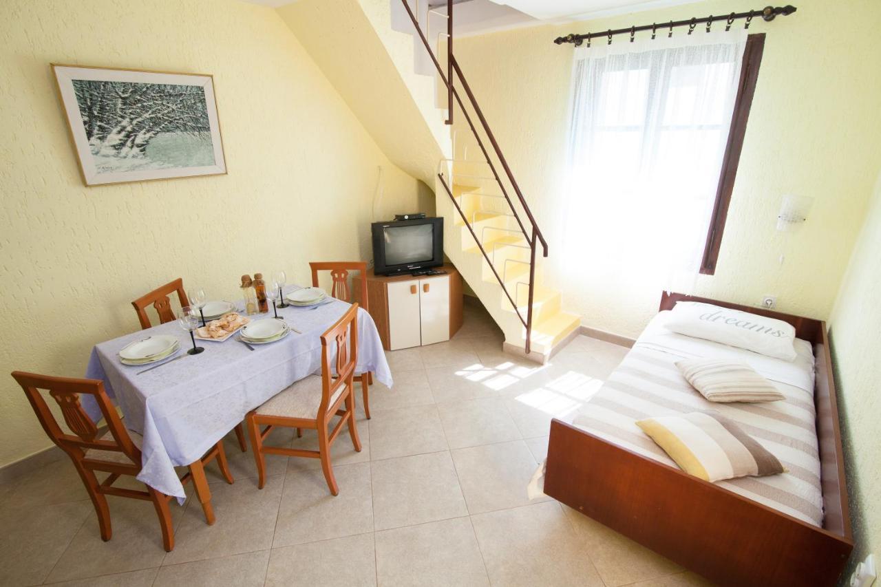 Apartman Kristina Apartment Banjole Bagian luar foto